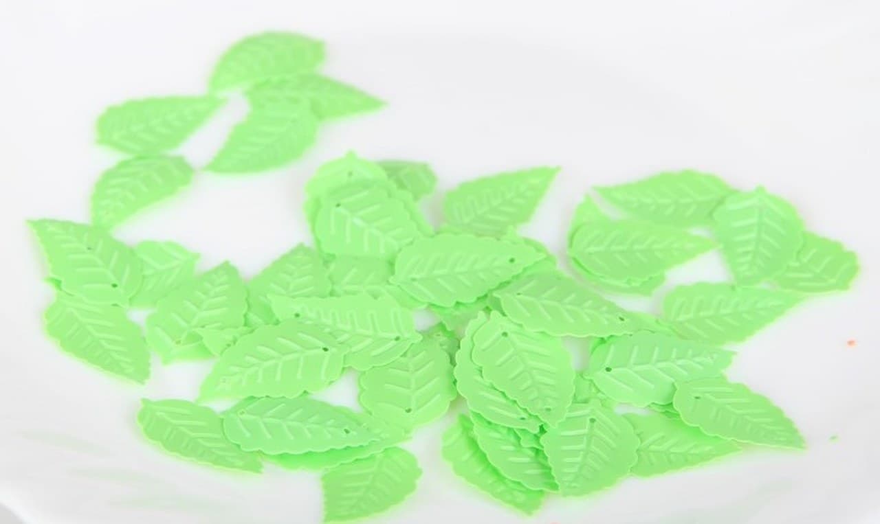 Cekiny liście 15x25mm/5gram seledynowe