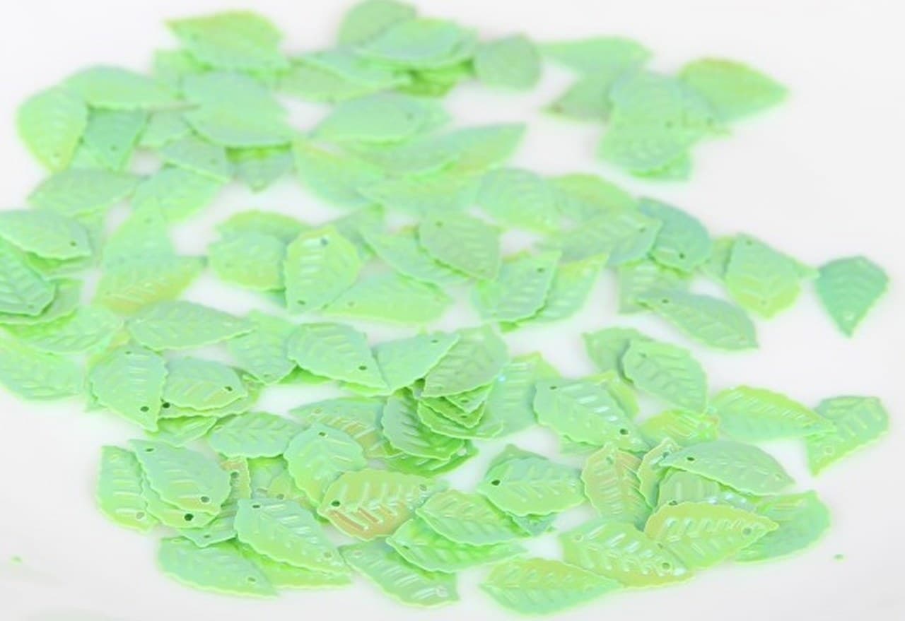Cekiny liście małe 8x13mm/5gram pistacja mieniąca