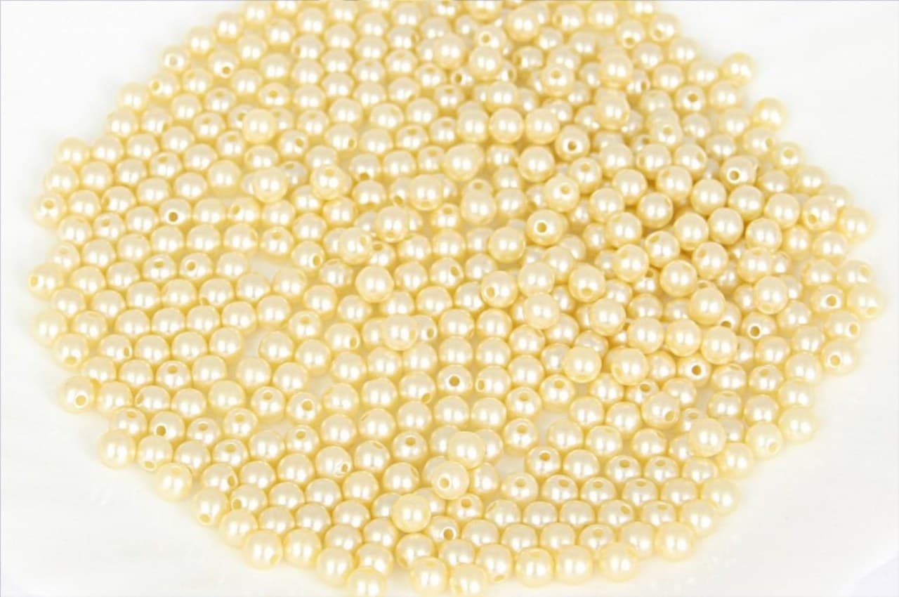 Koraliki, perełki z dziurką, śr.3mm/25g, kremowe