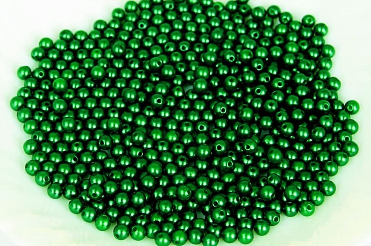 Koraliki perełki z dziurką, śr.3mm/25g,trawa
