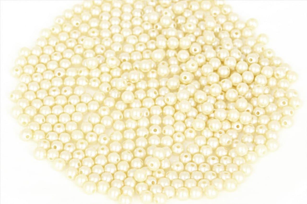 Koraliki (perełki) z dziurką, śr. 8mm j.kremowe