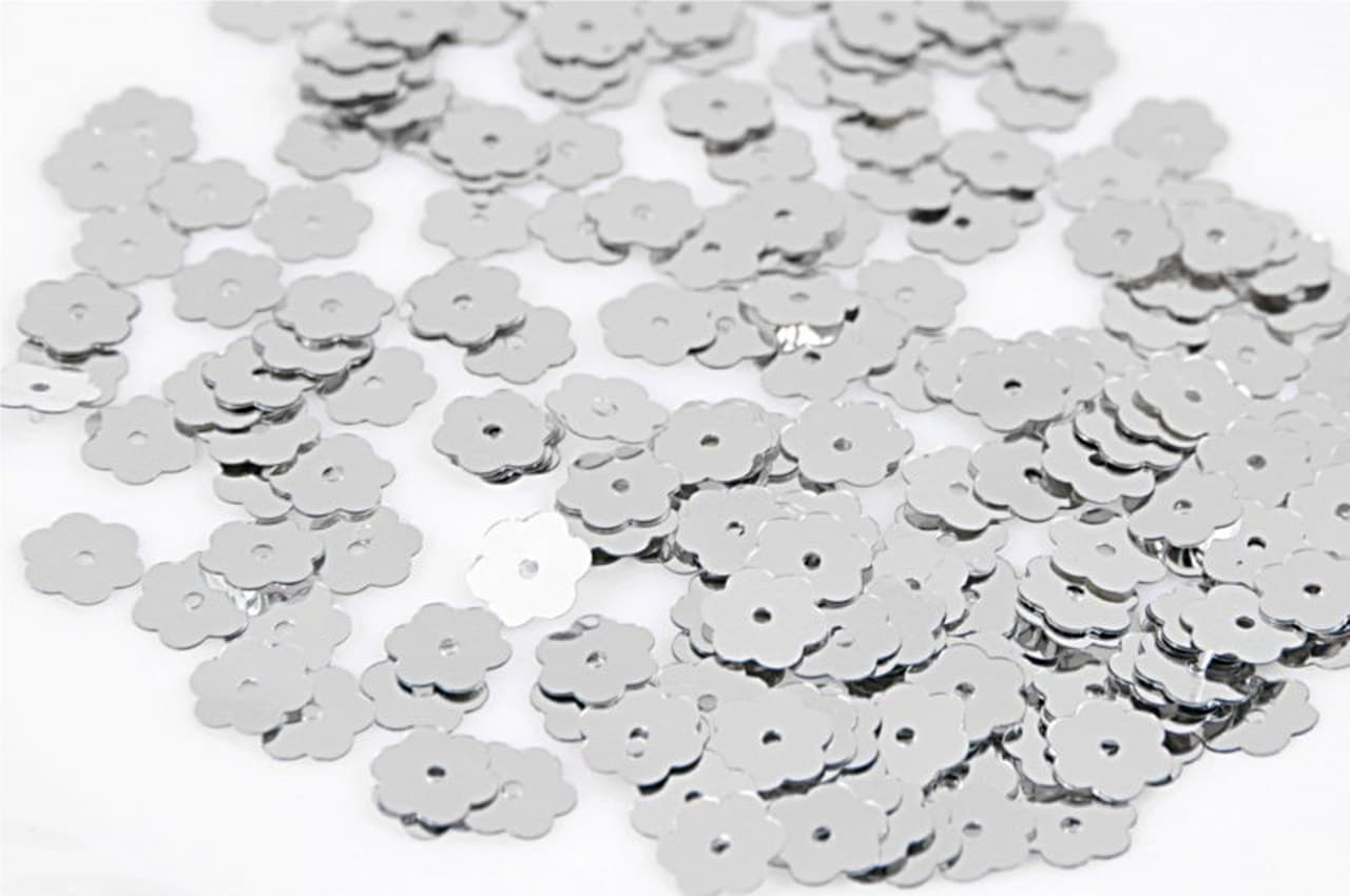 Cekiny kwiatki małe 10mm/5gram srebrne